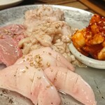 Honki Yakiniku Niku To Meshi Nikuzushi - ホルモン盛合せ