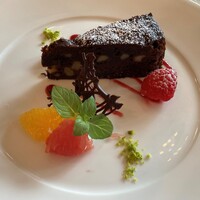 レオーネ・マルチアーノ - 胡桃のチョコレートケーキ