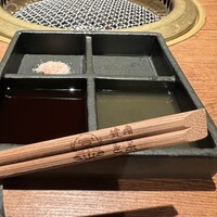 和牛とタン 焼肉 とみ 新橋本店 - 