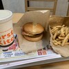 Wendy's First Kitchen - ベーコンエッグバーガーのポテトMセットです。（2022年８月）
