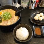 Arajin - 濃厚味噌豚骨ラーメン並とライスともちもち餃子