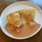 シルー - スフレオムレツ オマール海老と完熟トマトのソース