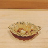 鮨 龍次郎 - ガリ