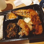 ナンクルナイサ　きばいやんせー - 日替わり弁当　さんま、もずく天ぷらがおいしかったー