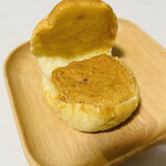 天狗堂海野製パン所 - パカッ。自家製のピーナッツバターがたっぷりサンド。美味しい！