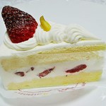 ル・パティシエ ヨコヤマ - ｼｮｰﾄｹｰｷ　295円　（＾＾ｂ