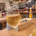 Di PUNTO - ランブルスコ　（微発泡性・低アルコールワイン）のビアンコ　660円　飲みやすく、甘口ですね。