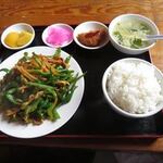 福亭 - 青椒肉絲牛ランチ