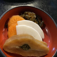 菊屋 - 鰻丼に付く香物