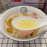 81番 - 鯛の出汁に白醤油を合わせたスープは見た目よりもクッキリとした味