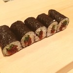 すし 豊倉 - 何度も申し上げますが
      このかんぴょう巻の
      この切り方の
      凄さが分かる人に
      来て欲しいなぁ(￣▽￣)