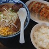 Gyouza Shokudou - ランチセット『味噌チャーシュー麺(税込み1037円)』と『餃子(6個)&ライセット』(税込み130円)
