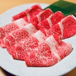 shabukikurogewagyuushabushabusukiyakisemmonten - 黒毛和牛のしゃぶしゃぶ肉。食べ放題やセットの全てのお肉はオーダーが入ってからスライスしております。