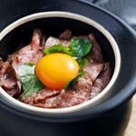 炭・肉と旬野菜Kazan - ひつまぶし風牛の土鍋ご飯
