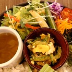 Kure Cafe - スープ、野菜、キャロットラペ、
                        ゴーヤチャンプルー、酢の物