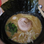 Gorumen - 醤油豚骨ラーメン　750円