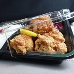 わくわく弁当 - 2013.03ばくだん唐揚げ弁当（470円）、ふたが閉まりません＾＾；