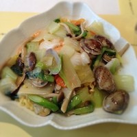 トゥーランドット 臥龍居  - 色々野菜焼きそば 1,000円
                
                ご存知、料理の鉄人脇屋シェフ
                
                このクオリティでボリュームにケチさが現れないとこが大物
                
                デザートマジウマイ
                
                