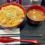 Enya Fujisan Keiran - 親子丼＋味噌汁　税込み797円