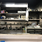 キッチン岡田 - カウンター越しキッチン