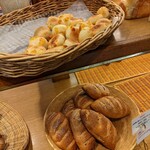 ビゴの店 - 小さめパンも色々とあり。