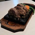 溶岩焼肉ダイニング bonbori - 牛ハンバーグステーキ（300ｇ）　1,200円