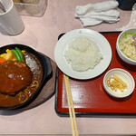 手作りハンバーグの店　くれよん - 