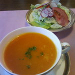 プチハウス - ニンジンのポタージュとサラダ