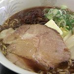 旭川　北の獅童 - 醤油ラーメン＋バターコーン(820円 トッピングなしは700円)