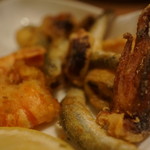 バール エ ターヴォラ カルダ ラ・ジョストラ - 魚介のフリットミスト