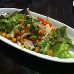 ダバ インディア - ひよこ豆と玉ねぎのサラダ（530円）