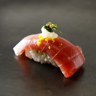 上質な素材はもちろん、職人の技巧と想いが極上の寿司を生む。