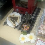 ユーラクチョコレートショップ - パンと食べるブラックサンダー