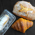 頂 ベーカリー - クリームホーン・リュスティックマカダミア・クロワッサン