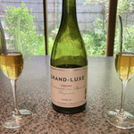 イチリン ハナレ - ペアリング④
      石川県のグランリュクス梅酒(高級梅酒)。よだれ鳥の辛さと梅酒の甘味が対照的です。