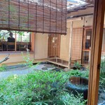 イチリン ハナレ - 中庭