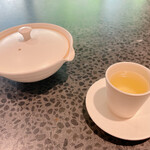 イチリン ハナレ - ○中国茶
      何のお茶か聞きそびれてしまいました。おそらくコースには含まれていません。