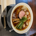 らーめん 鉢ノ葦葉 - ワンタン麺醤油　大盛り