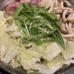 meiekikoshitsuwashokuichizen - 名古屋コーチンの水炊き