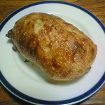 アテスウェイ - トマトとバジルのチーズパン