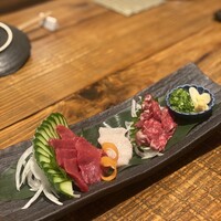 厳選桜馬刺し