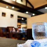 カフェドムッシュ - お冷とおしぼり