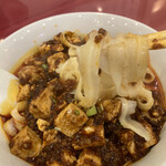 京華樓 - 麻婆麺（刀削麺）