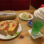 コメダ珈琲店 逢谷内インター店 - 