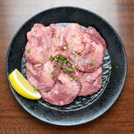 Kanzen Koshitsu De Yakiniku Gyuunosu - 