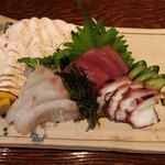 Ryukyu Dining 家守家 - 刺し身3種盛り