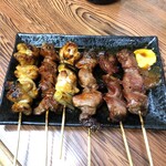 遠州 - 驚愕のおまかせ串495円。