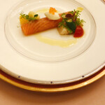 ホテル日航福岡 - サーモンマリネと帆立貝
                                