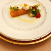 ホテル日航福岡 - サーモンマリネと帆立貝
                    