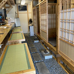 Japandainingusakuraza - 店内入ると こんな感じの平日11時半
                      これから 予約客の女性が増えてくる